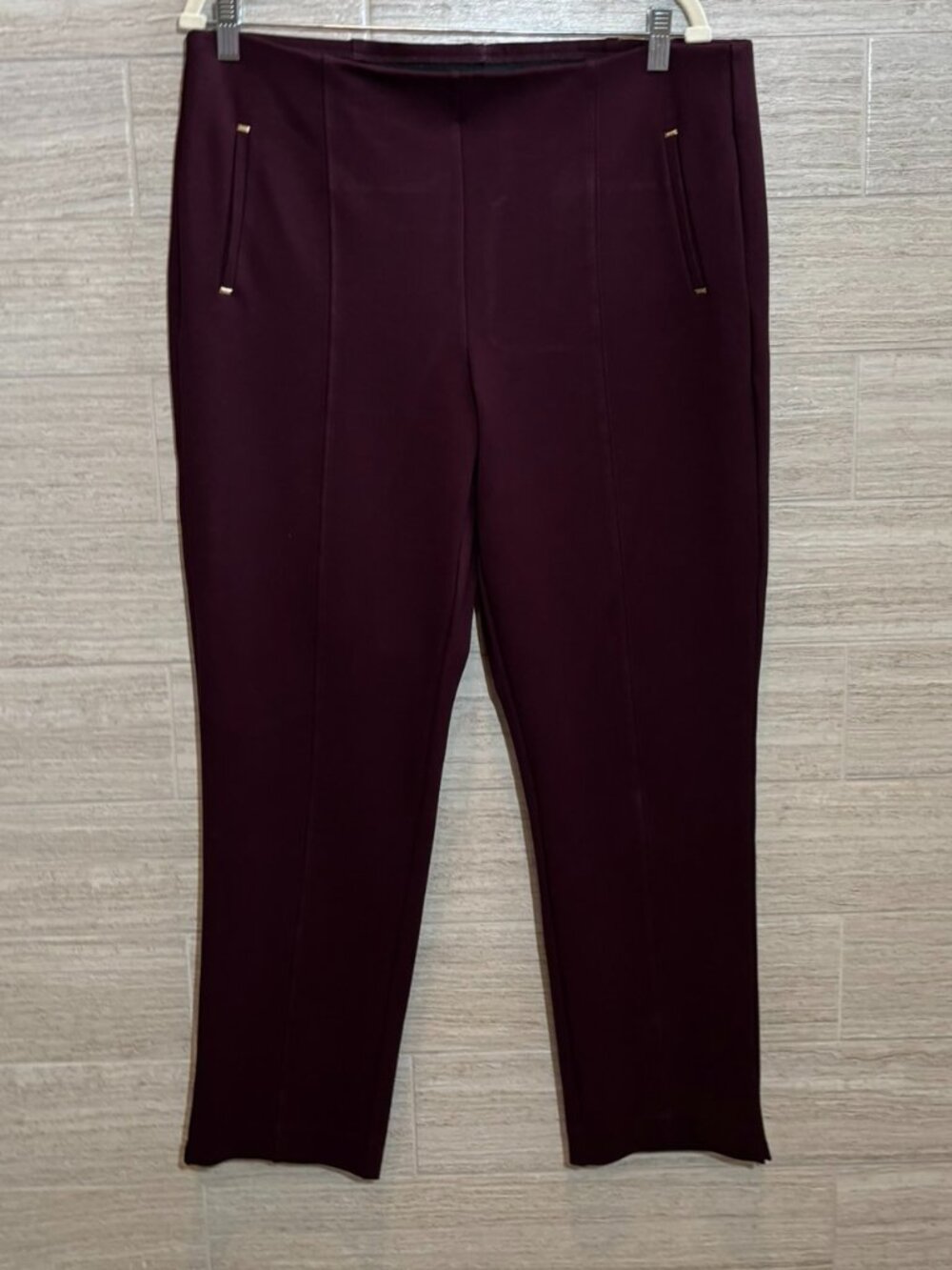 Chico's Burgundy Red Pullup Ankle Cropped Pants